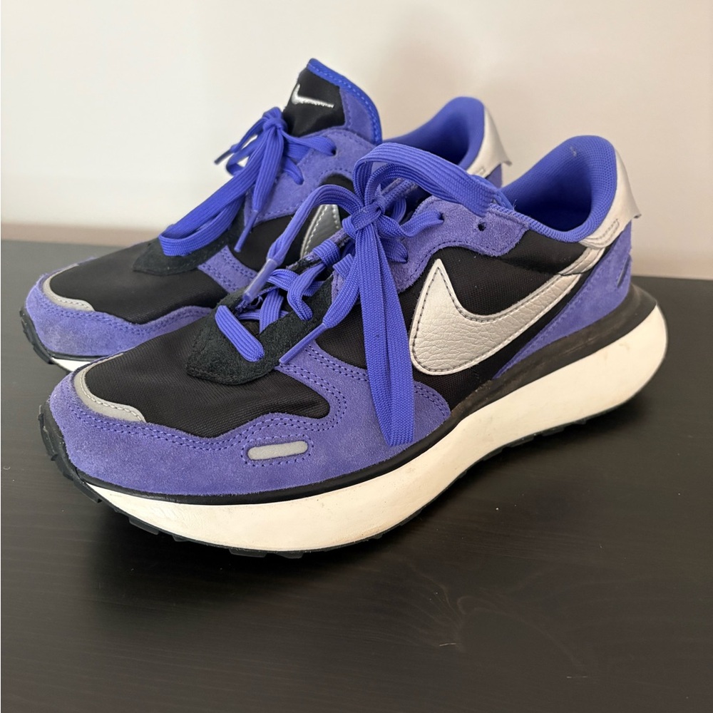 Nike Women’s Phoenix Waffle Shoes